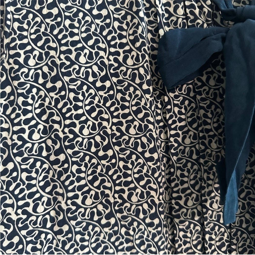 Vintage Garfinckel’s Silk Tie Front Midi dress - Picture 3 of 6